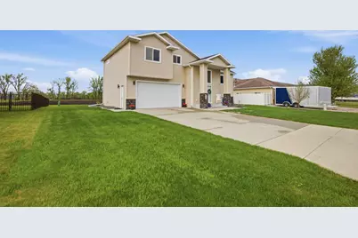 1102 6th Avenue NE, Dilworth, MN 56529 - Photo 3