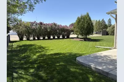 306 11th Avenue NE, Waseca, MN 56093 - Photo 3