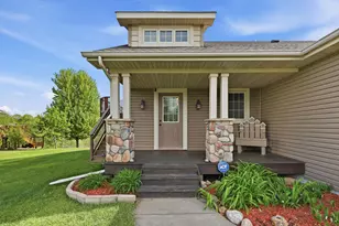 12720 314th St, Lindstrom, MN 55045 - Photo 3