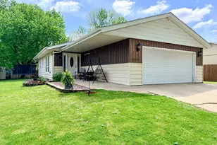 1736 Douglas Ave, Worthington, MN 56187 - Photo 1