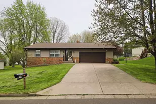910 Mission Dr, Rice Lake, WI 54868 - Photo 3