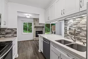 47 River Woods Ln, Burnsville, MN 55337 - Photo 3