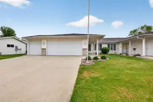 2031 Pinewood Rd SE, Rochester, MN 55904 - Photo 17
