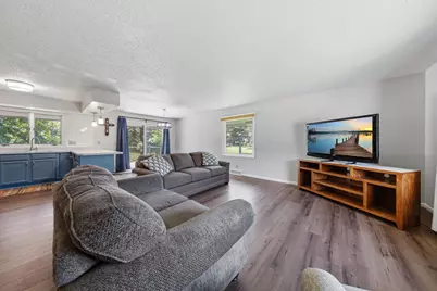 2205 17th Street NW, Faribault, MN 55021 - Photo 5