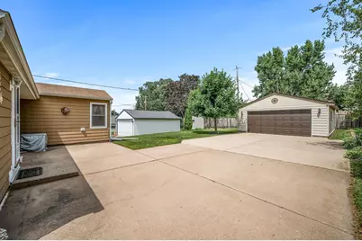 2233 Fremont Avenue E, Saint Paul, MN 55119 - Photo 29