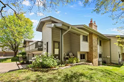 9731 Dorset Lane, Eden Prairie, MN 55347 - Photo 5