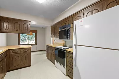 8233 Pleasant View Court, Mounds View, MN 55112 - Photo 7