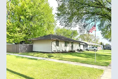 2113 9 1/2 Street N, Fargo, ND 58102 - Photo 3