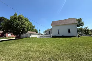 428 N Gorman St, Blue Earth, MN 56013 - Photo 25