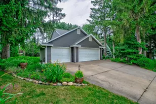 1005 Spruce Dr, Hudson, WI 54016 - Photo 7