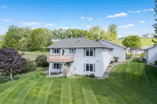 4524 Meadow Lakes Dr NW, Rochester, MN 55901 - Photo 3