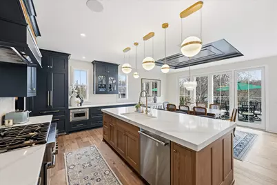 124 Chicago Avenue N, Wayzata, MN 55391 - Photo 9