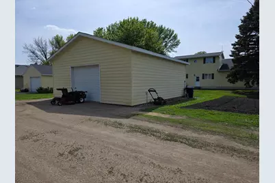 307 Brook Avenue N, Porter, MN 56280 - Photo 7