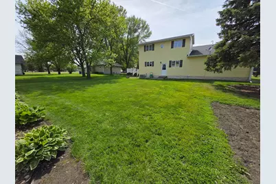 307 Brook Avenue N, Porter, MN 56280 - Photo 5