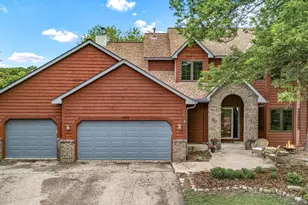 1130 Dove Ct, Chanhassen, MN 55317 - Photo 3