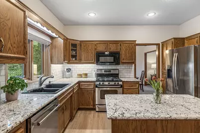 1130 Dove Court, Chanhassen, MN 55317 - Photo 11