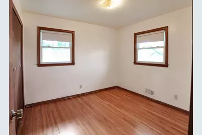 7016 Oliver Circle N, Brooklyn Center, MN 55430 - Photo 9
