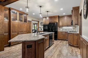 215 5th Ave NE, Blooming Prairie, MN 55917 - Photo 25