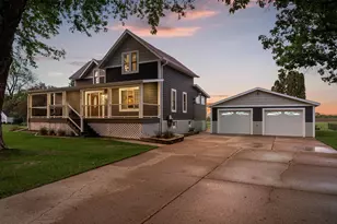 215 5th Ave NE, Blooming Prairie, MN 55917 - Photo 3