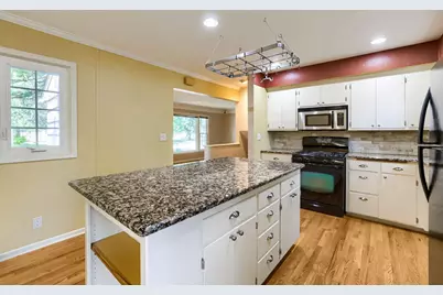 5309 Bernard Avenue N, Crystal, MN 55429 - Photo 9
