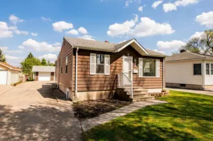 822 16th St N, Moorhead, MN 56560 - Photo 1