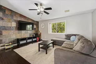 424 Wagon Wheel Cir, Buffalo, MN 55313 - Photo 5