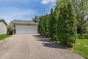 424 Wagon Wheel Cir, Buffalo, MN 55313 - Photo 3