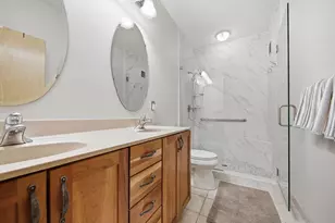 2201 Village Ln, Bloomington, MN 55431 - Photo 15