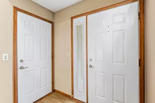 5518 Oakgreen Pl N, Oak Park Heights, MN 55082 - Photo 7