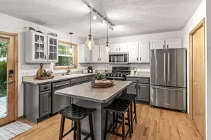 934 Randolph Ave, Saint Paul, MN 55102 - Photo 3