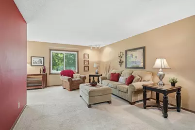 4342 Buckingham Court, Vadnais Heights, MN 55127 - Photo 5