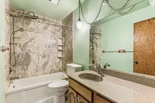 2219 Vivian Ln, Saint Paul, MN 55119 - Photo 17
