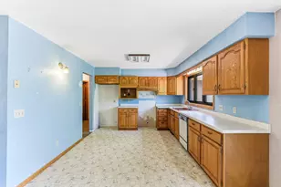 2219 Vivian Ln, Saint Paul, MN 55119 - Photo 7