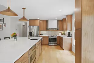 9137 Forest Hills Cir, Bloomington, MN 55437 - Photo 19