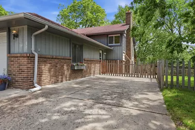 9137 Forest Hills Circle, Bloomington, MN 55437 - Photo 73