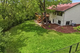 9137 Forest Hills Cir, Bloomington, MN 55437 - Photo 71