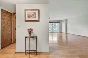 210 W Grant St, Minneapolis, MN 55403 - Photo 3