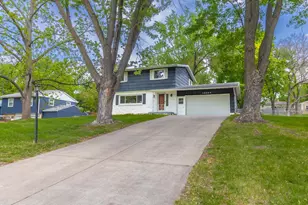 16404 Temple Dr S, Minnetonka, MN 55345 - Photo 3