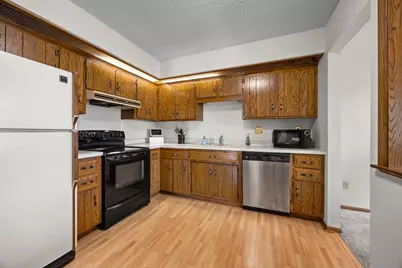 5367 Hyland Place, Bloomington, MN 55437 - Photo 7