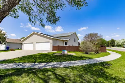 2901 Dakota Park Circle S, Fargo, ND 58104 - Photo 1