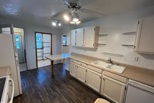 713 E 7th St, Duluth, MN 55805 - Photo 3