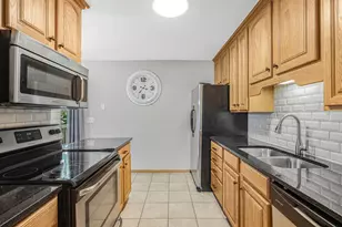 286 Frankland St, Mahtomedi, MN 55115 - Photo 7