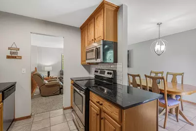 286 Frankland Street, Mahtomedi, MN 55115 - Photo 9