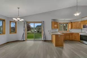 406 Jasmine Ln, Saint Joseph, MN 56374 - Photo 5