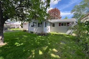 407 1st St SW, Wadena, MN 56482 - Photo 3
