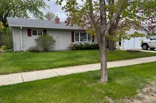 407 1st St SW, Wadena, MN 56482 - Photo 5