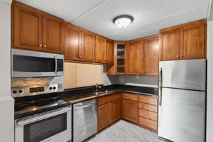 10501 Cedar Lake Rd, Minnetonka, MN 55305 - Photo 11