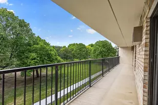 10501 Cedar Lake Rd, Minnetonka, MN 55305 - Photo 33