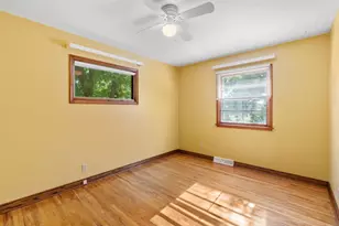 2420 Ensign Ave N, Golden Valley, MN 55427 - Photo 17