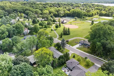 2420 Ensign Avenue N, Golden Valley, MN 55427 - Photo 39